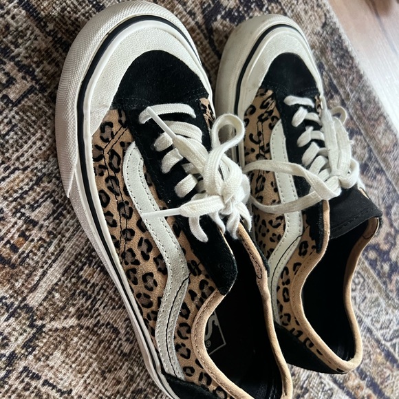 Vans Women's Leopard Print Sneakers in Black and Cream - Picture 1 of 2